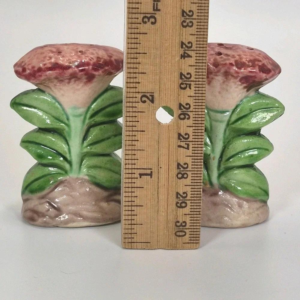 Vintage Ceramic Salt & Pepper Shaker Set Kitsch Japan Pink Flowers